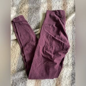 Lululemon full length soft cotton leggings.